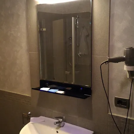 Lux Hotel 3*
