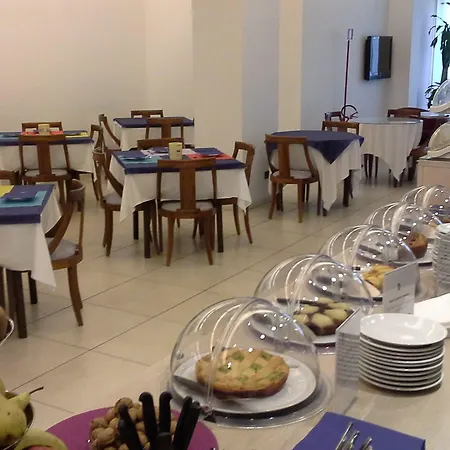 Lux Hotell 3*