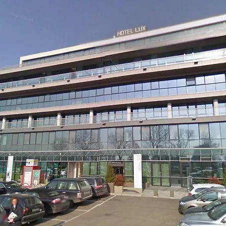 Lux Hotell 3*