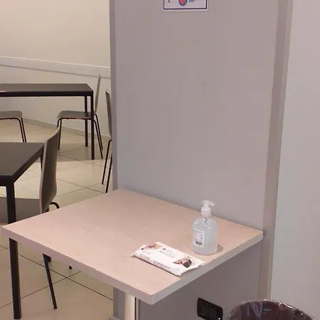 Lux ホテル モデナ