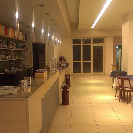 Lux ホテル モデナ